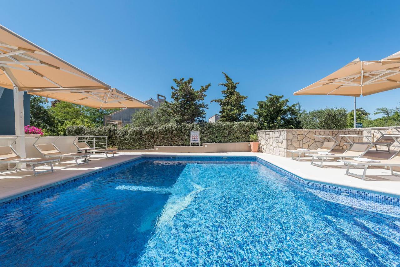 Pool Terrace Sea View Sarkic Apartment Novalja Exterior photo